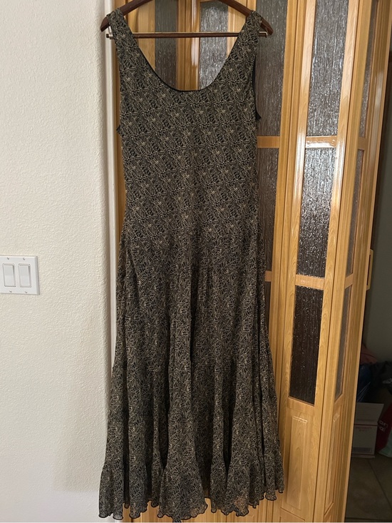 Jones New York Dresses & Skirts - Jones New York Black and Gold Sleeveless V-Neck Maxi Dress